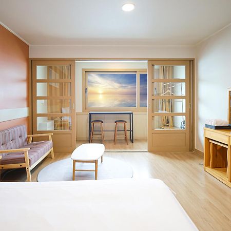 Fantastic Ocean View Sydney Hotel Чеджу Екстериор снимка