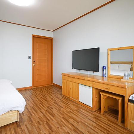 Fantastic Ocean View Sydney Hotel Чеджу Екстериор снимка