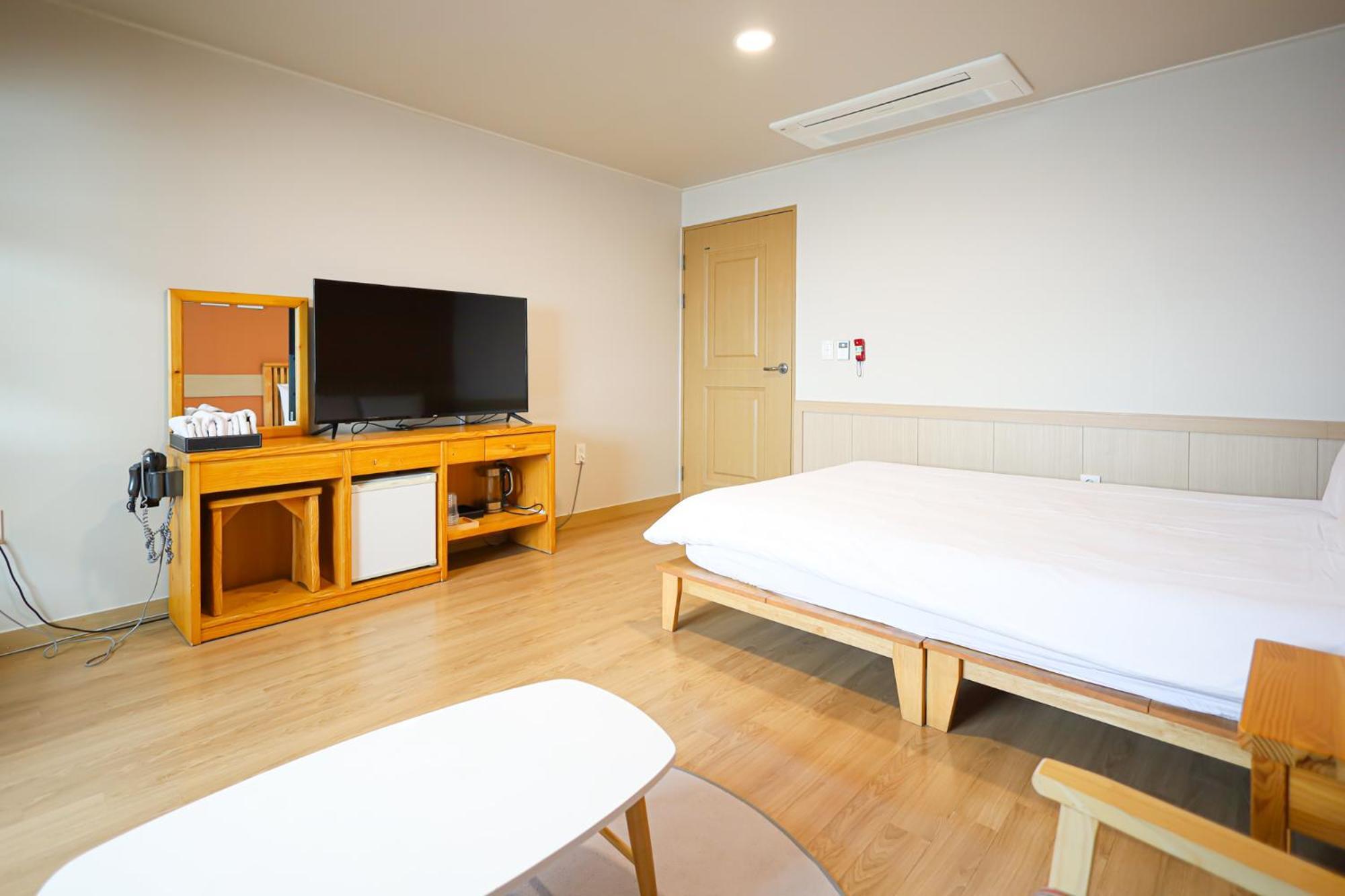 Fantastic Ocean View Sydney Hotel Чеджу Екстериор снимка