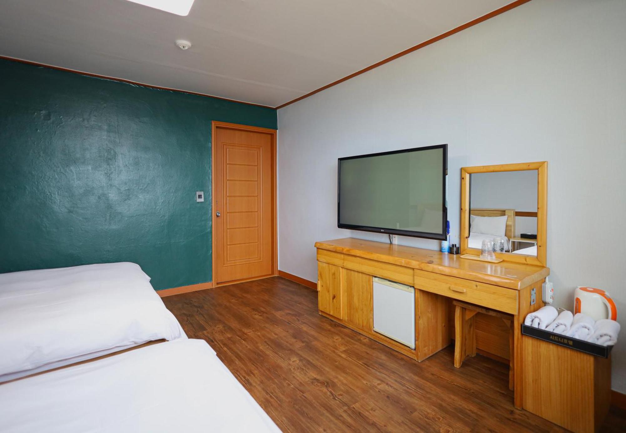 Fantastic Ocean View Sydney Hotel Чеджу Екстериор снимка