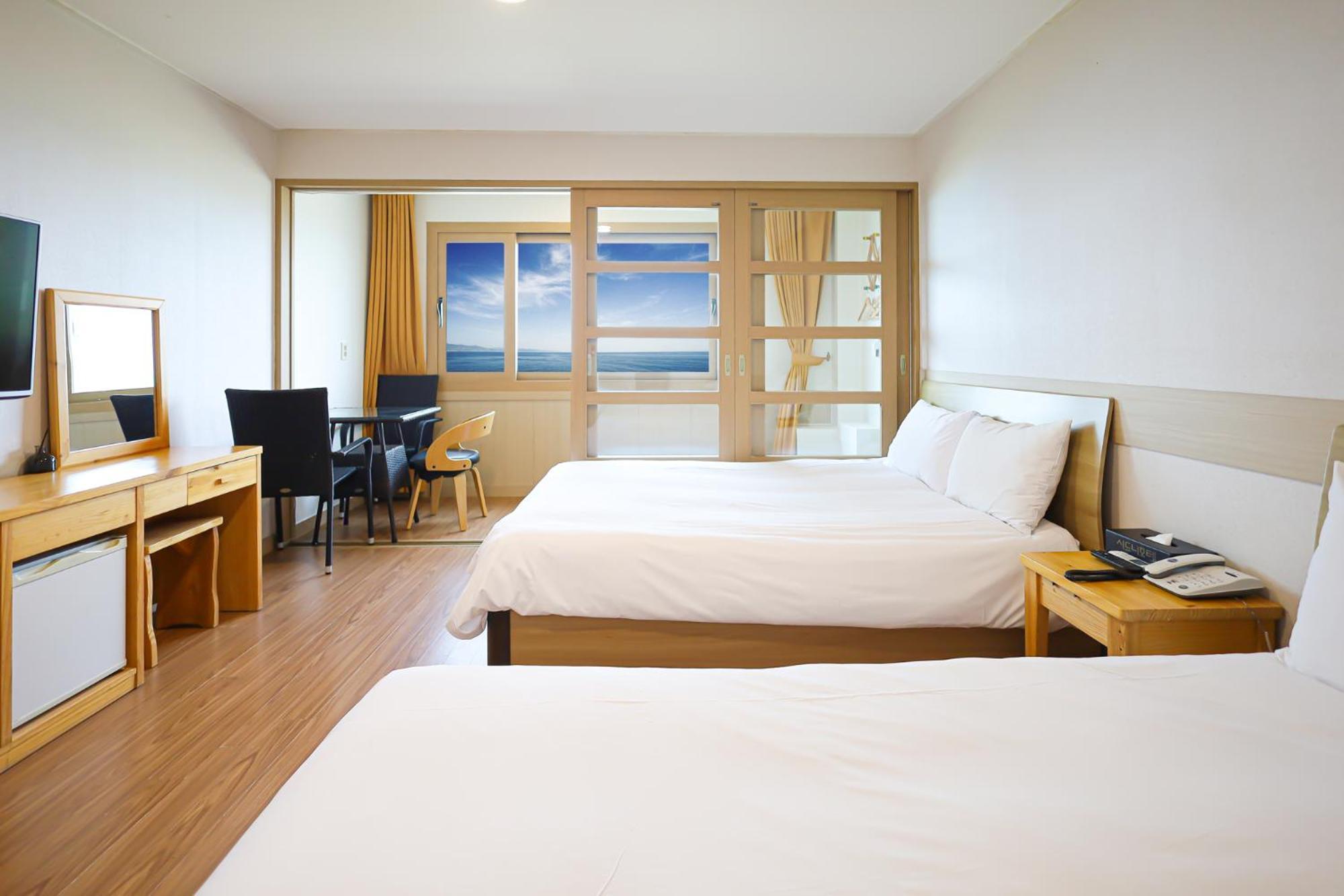 Fantastic Ocean View Sydney Hotel Чеджу Екстериор снимка