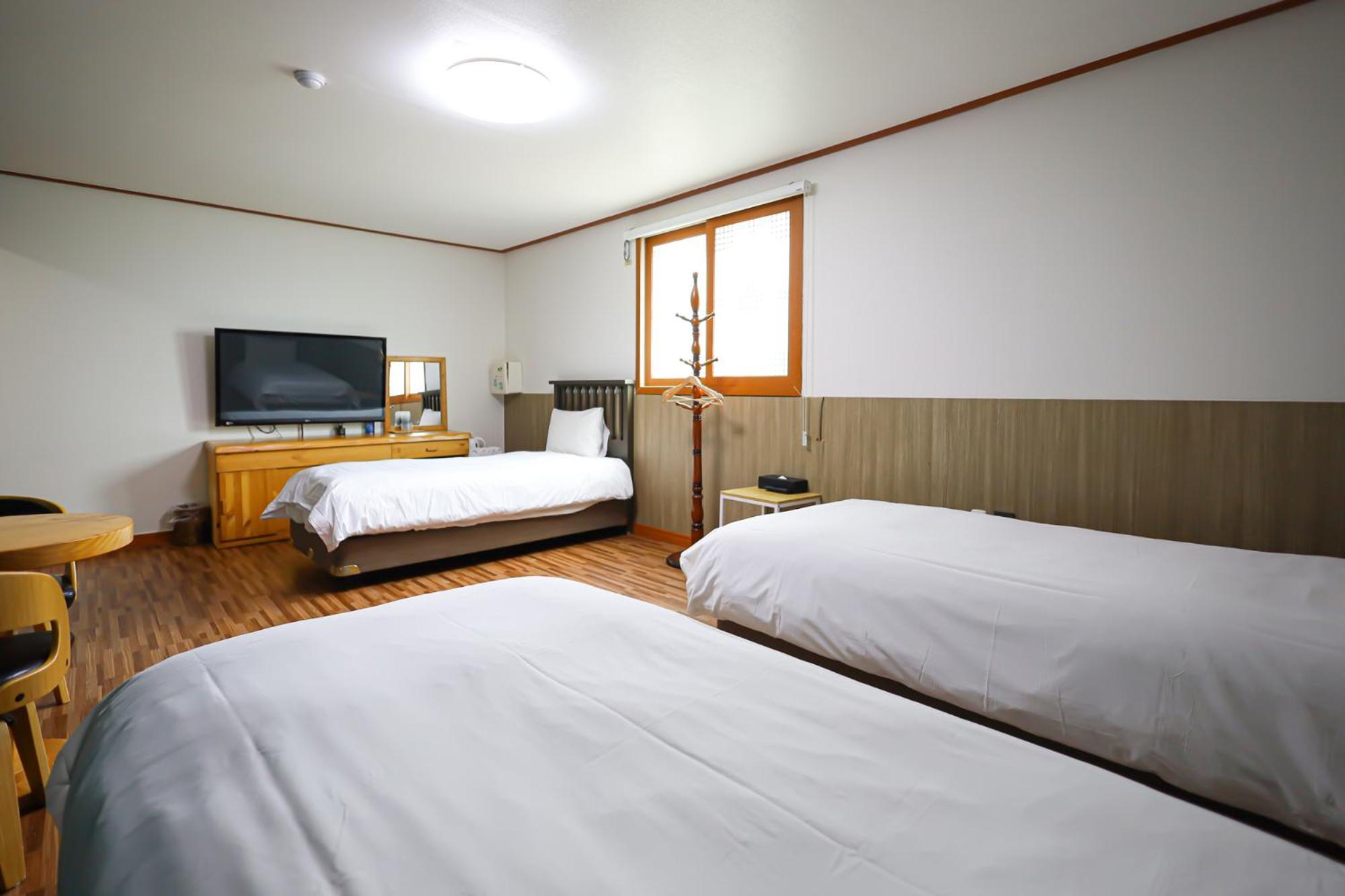 Fantastic Ocean View Sydney Hotel Чеджу Екстериор снимка