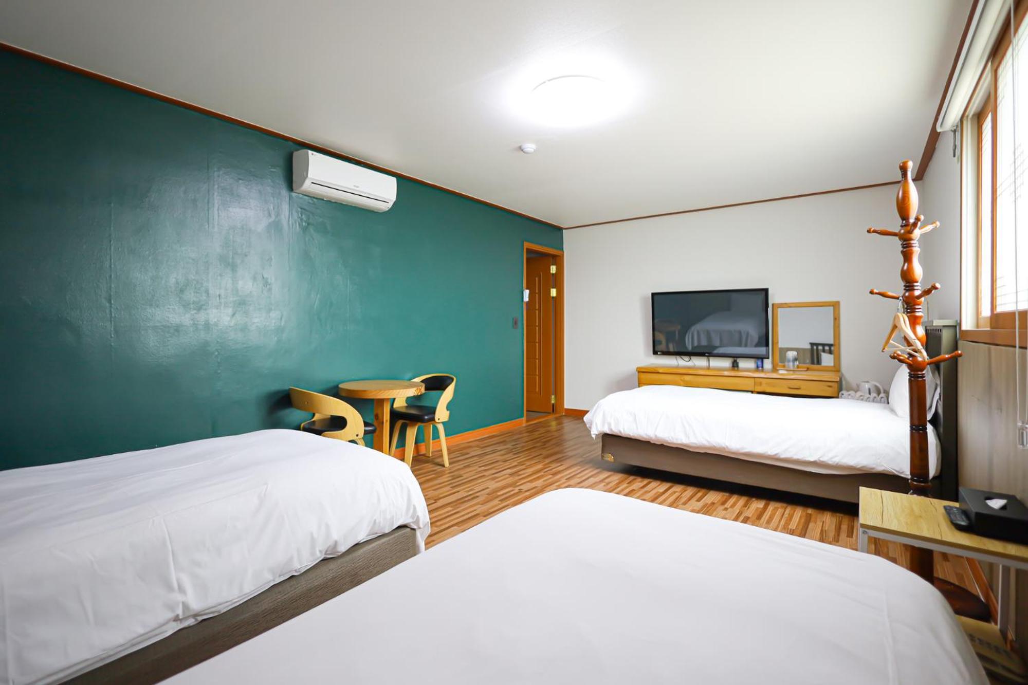 Fantastic Ocean View Sydney Hotel Чеджу Екстериор снимка