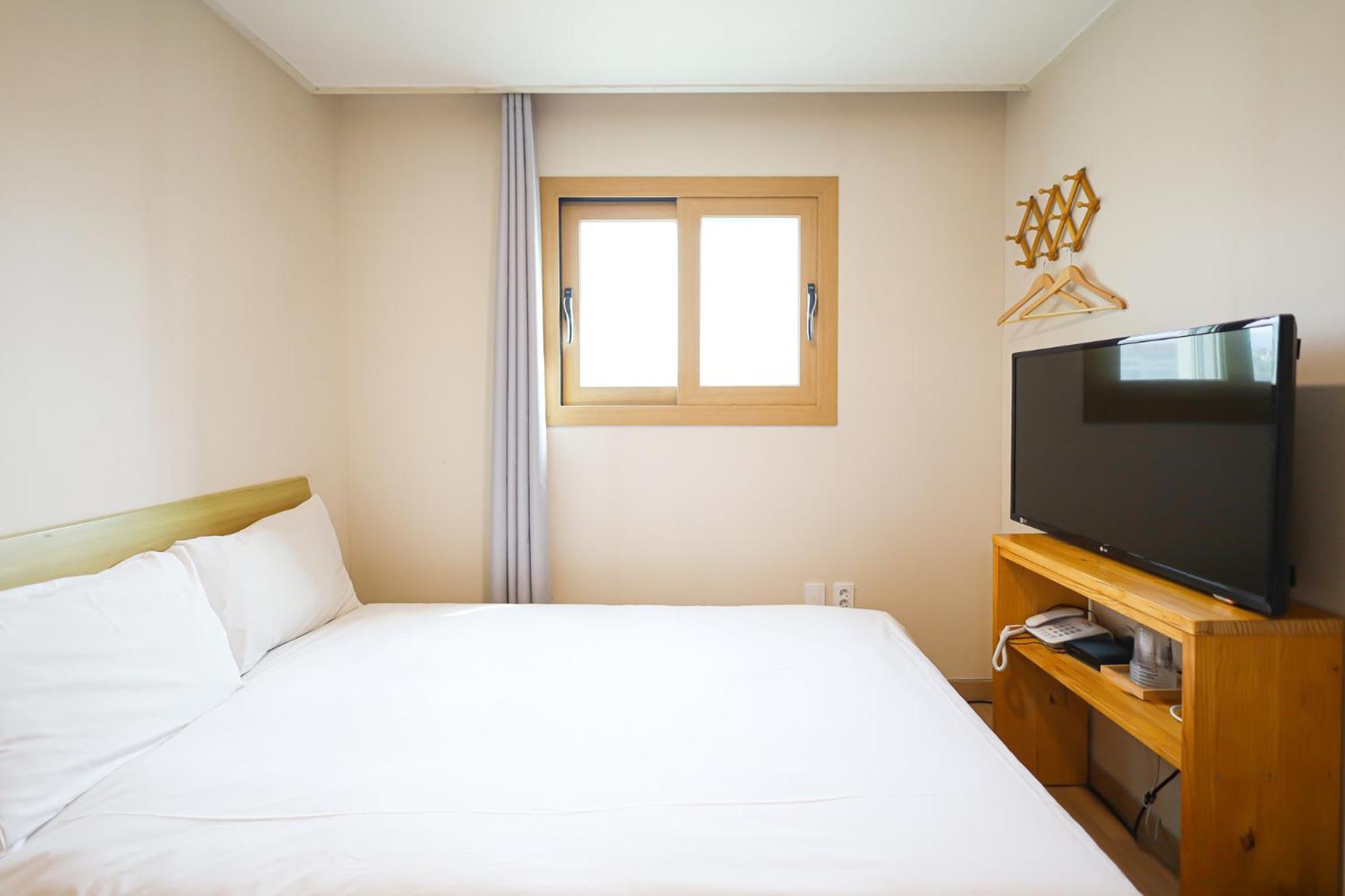 Fantastic Ocean View Sydney Hotel Чеджу Екстериор снимка