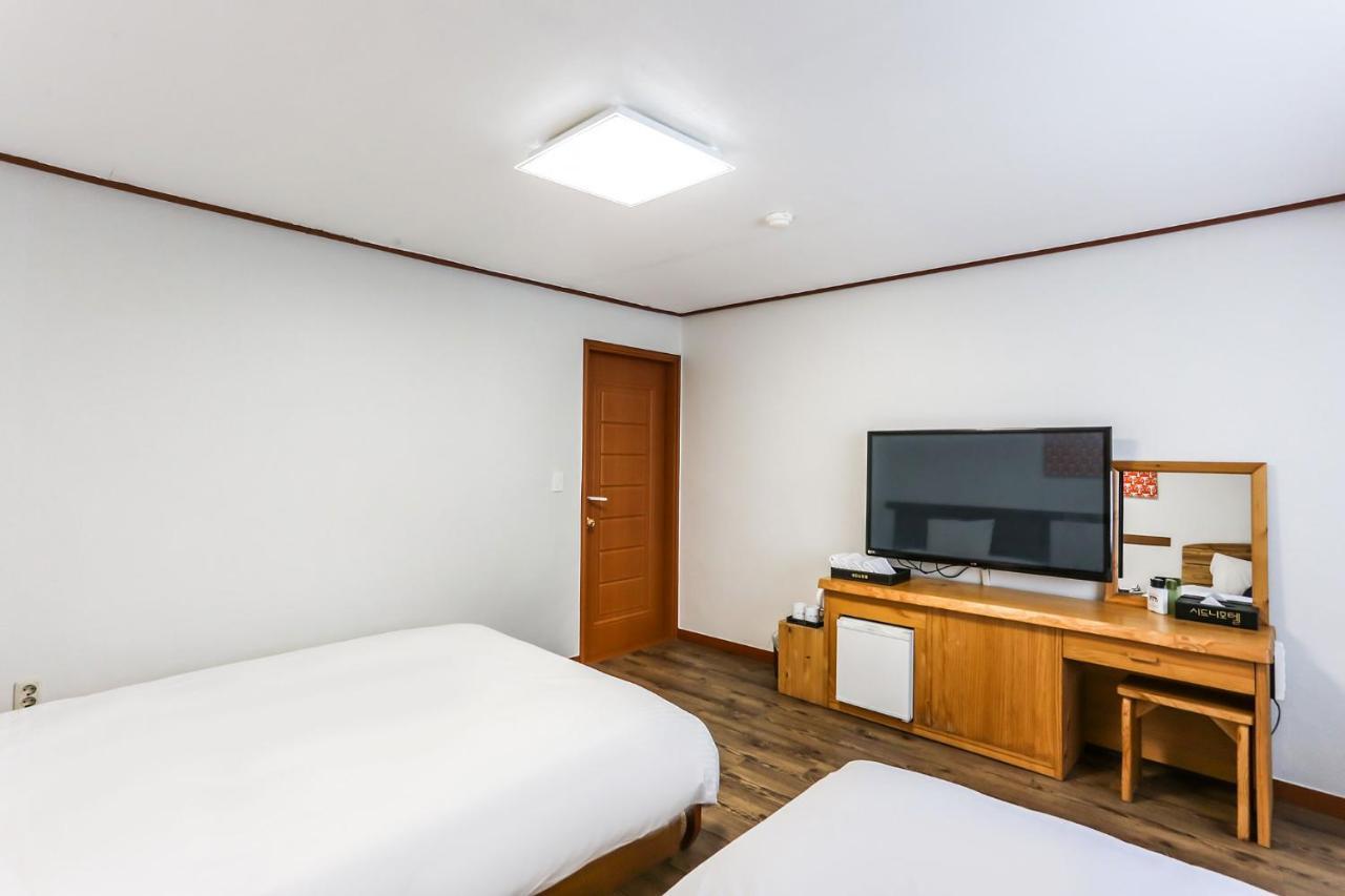 Fantastic Ocean View Sydney Hotel Чеджу Екстериор снимка